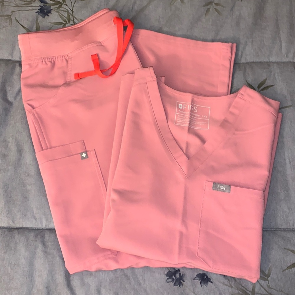 FIGS Baby Pink Scrubs - XS / SP NWOT
